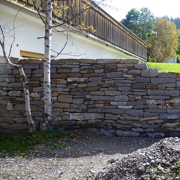 Steinstiege in Trockensteinbauart